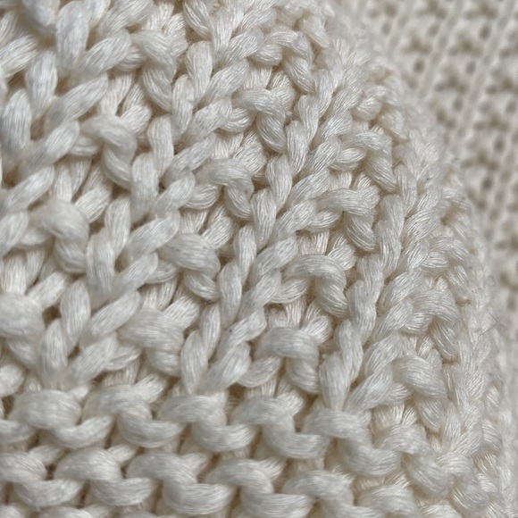 Boden chunky cream knit sweater with quarter length sleeves. - Picture 6 of 11